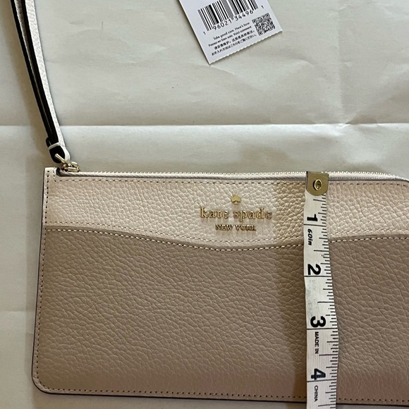 Kate Spade Lucy L Med Colorblock Pebbled Leather Wristlet Clutch Light Sand NWT - Picture 8 of 10